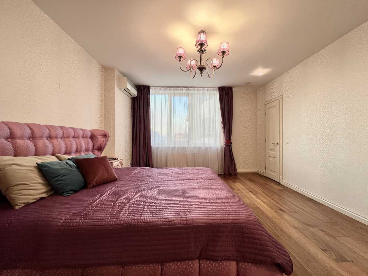 Продажа 3-комнатной квартиры 167.4 м², Голосеевский просп., 30Б