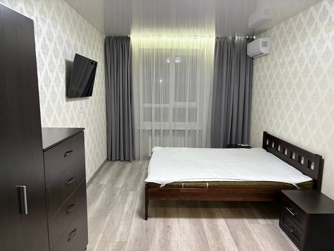 Оренда 2-кімнатної квартири 45 м², Днепровська Брама 2