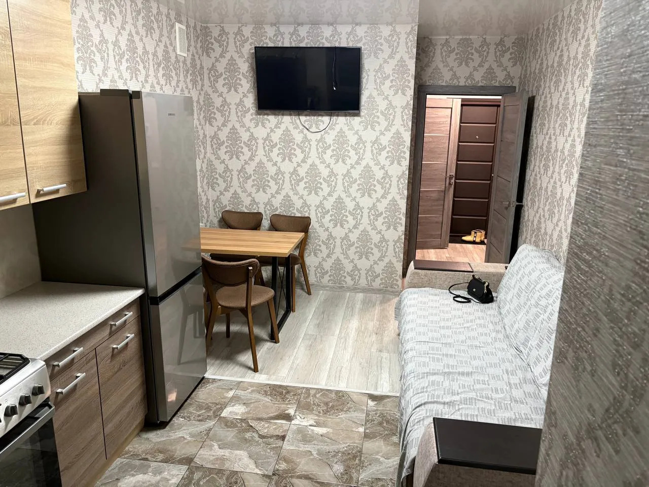 Оренда 2-кімнатної квартири 45 м², Днепровська Брама 2
