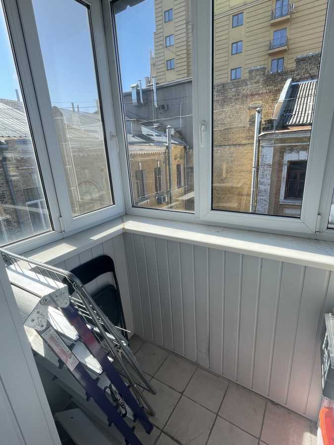 Оренда 1-кімнатної квартири 56 м², Нижній Вал вул., 33