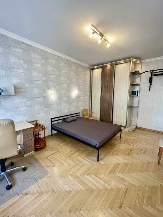 Оренда 1-кімнатної квартири 56 м², Нижній Вал вул., 33