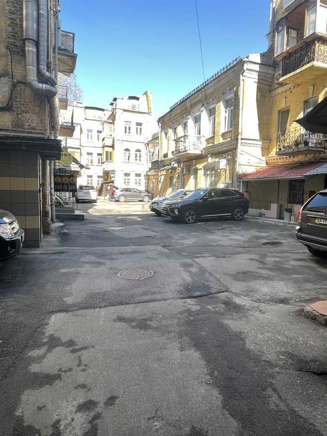 Оренда 1-кімнатної квартири 56 м², Нижній Вал вул., 33