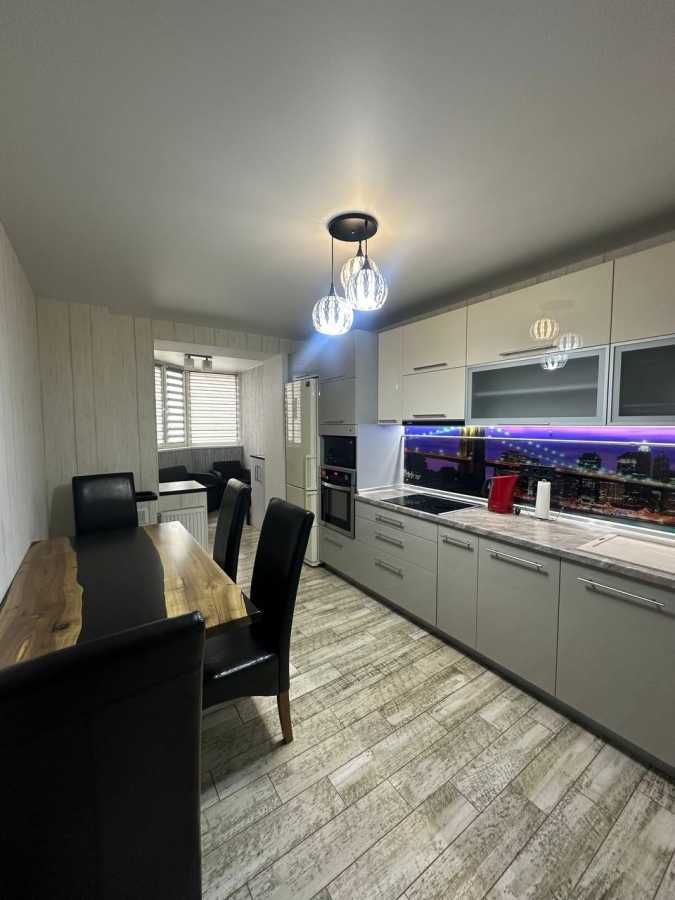 Продажа 3-комнатной квартиры 88 м², Петра Григоренко просп., 33/44