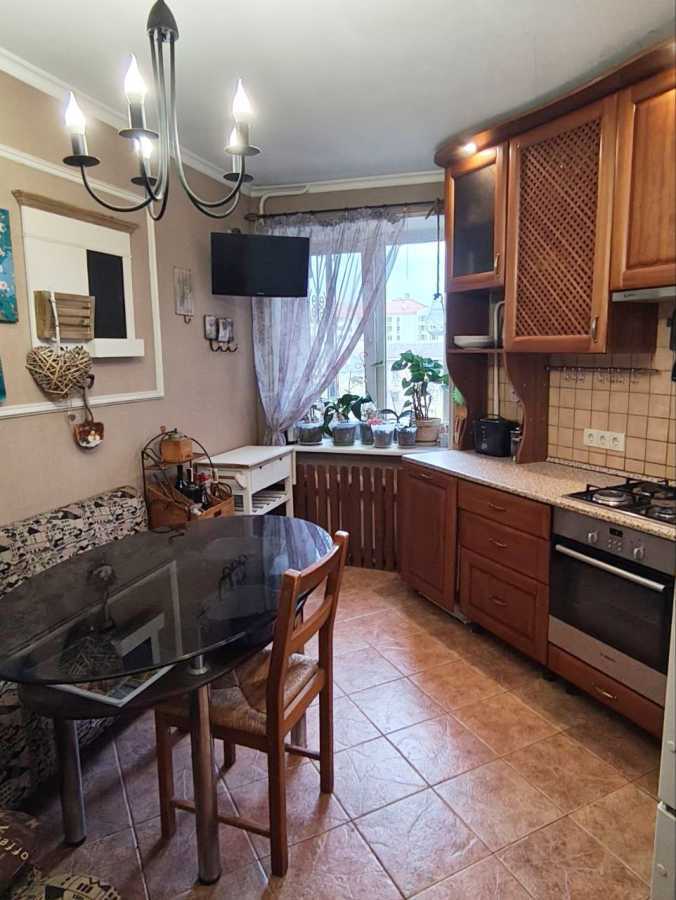 Оренда 2-кімнатної квартири 65 м², Нижній Вал вул., 41