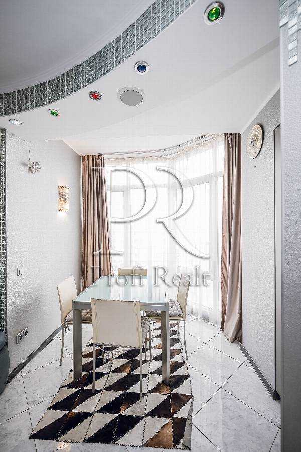 Продаж 3-кімнатної квартири 102 м², Ломоносова вул., 60А