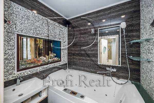 Продаж 3-кімнатної квартири 102 м², Ломоносова вул., 60А