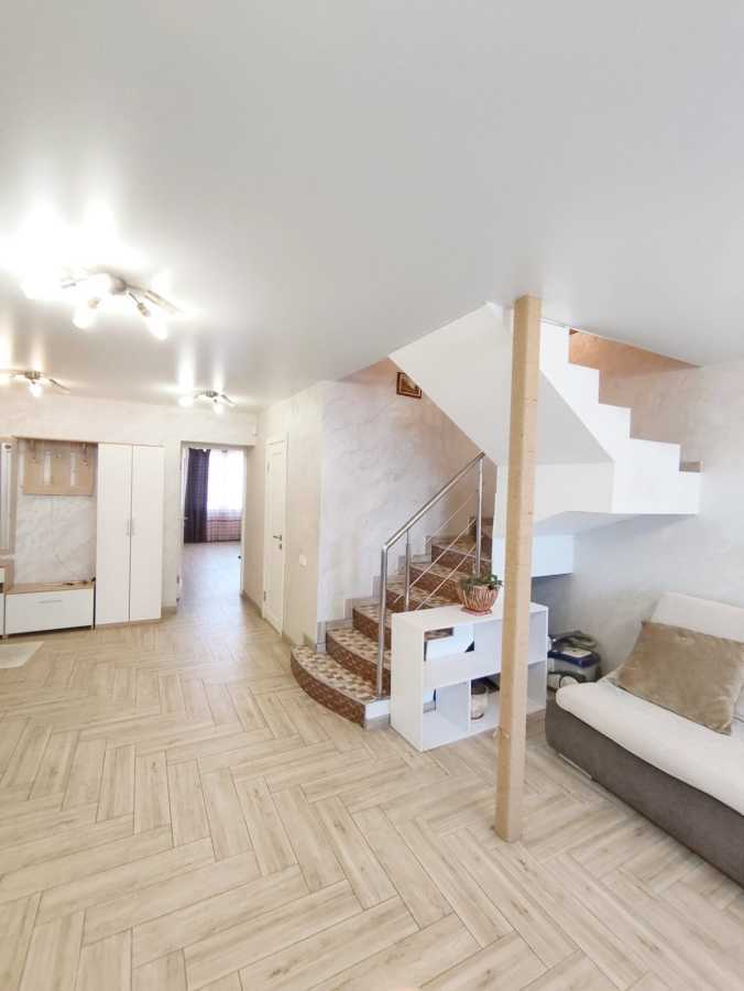 Продаж 3-кімнатної квартири 120 м², Миру вул., 50