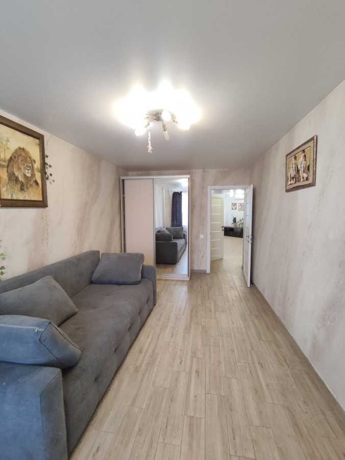 Продаж 3-кімнатної квартири 120 м², Миру вул., 50