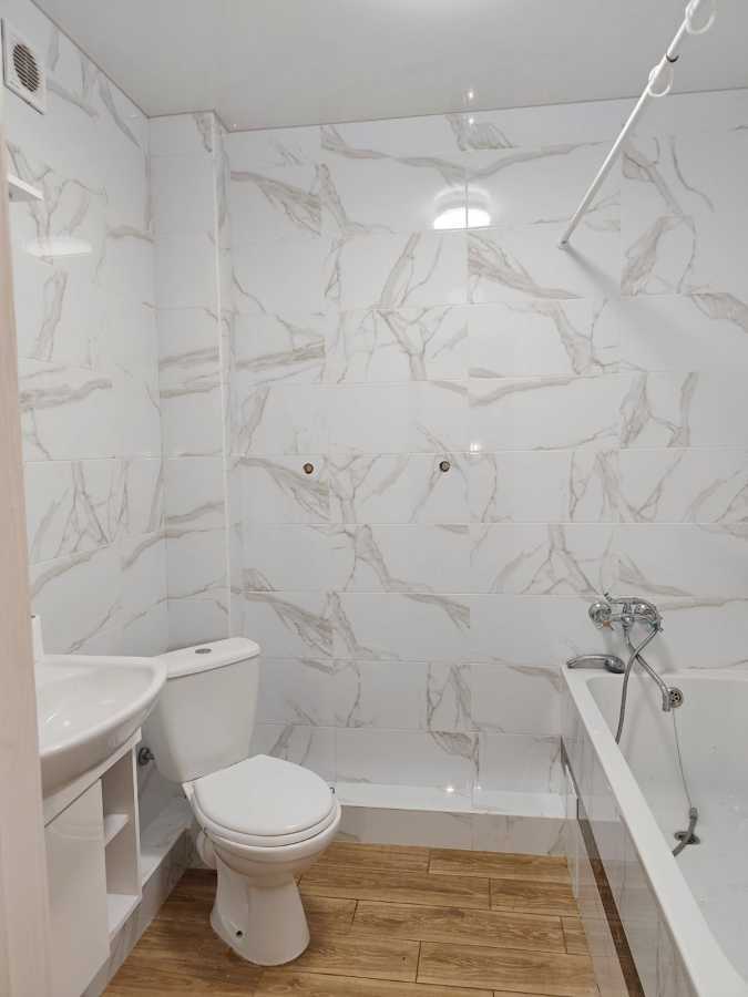 Продаж 3-кімнатної квартири 120 м², Миру вул., 50