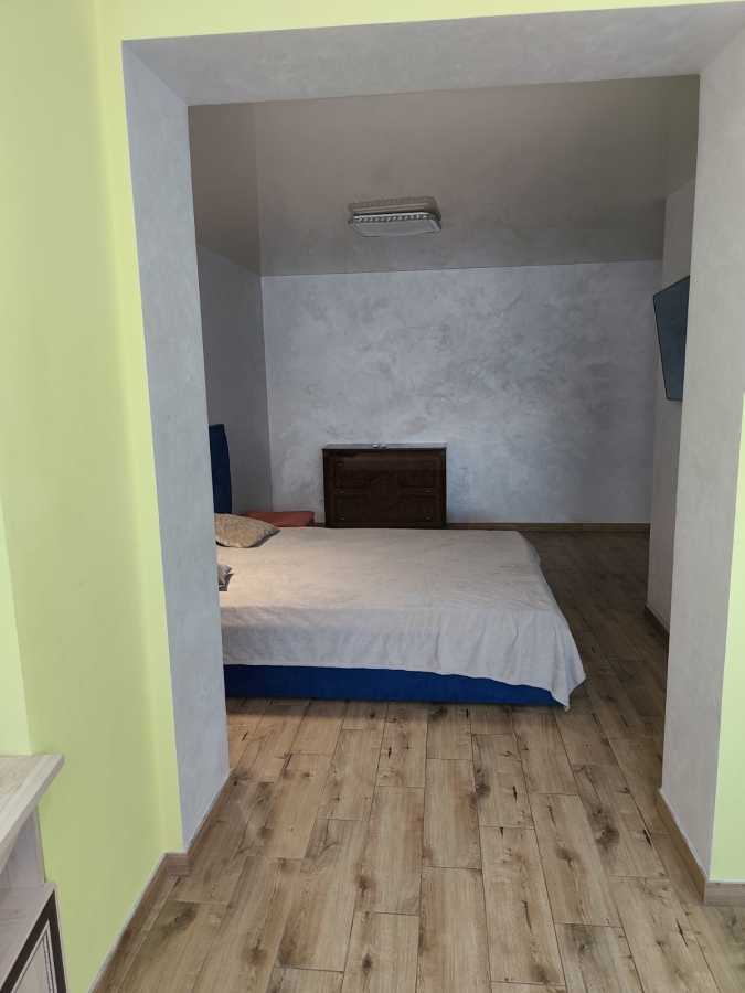 Продаж 3-кімнатної квартири 120 м², Миру вул., 50