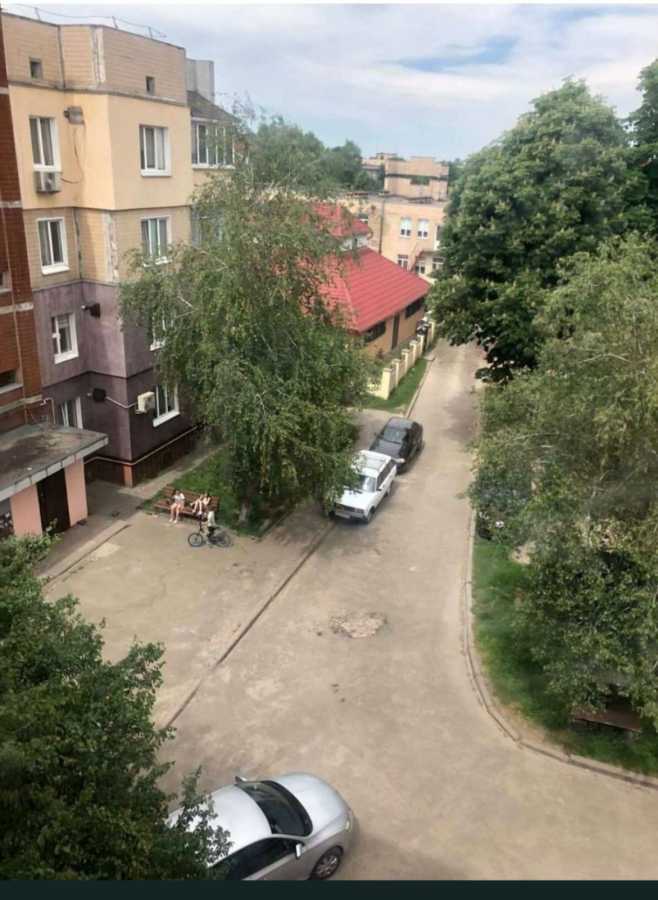 Продаж 3-кімнатної квартири 72 м², Жовтнева, 3