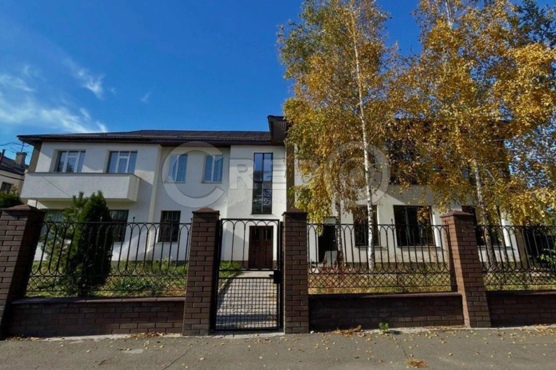 Продажа 5-комнатной квартиры 197 м², Первомайская ул.