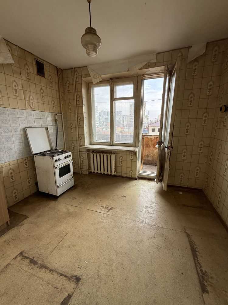 Продаж 3-кімнатної квартири 84 м², Тенистая вул., 10