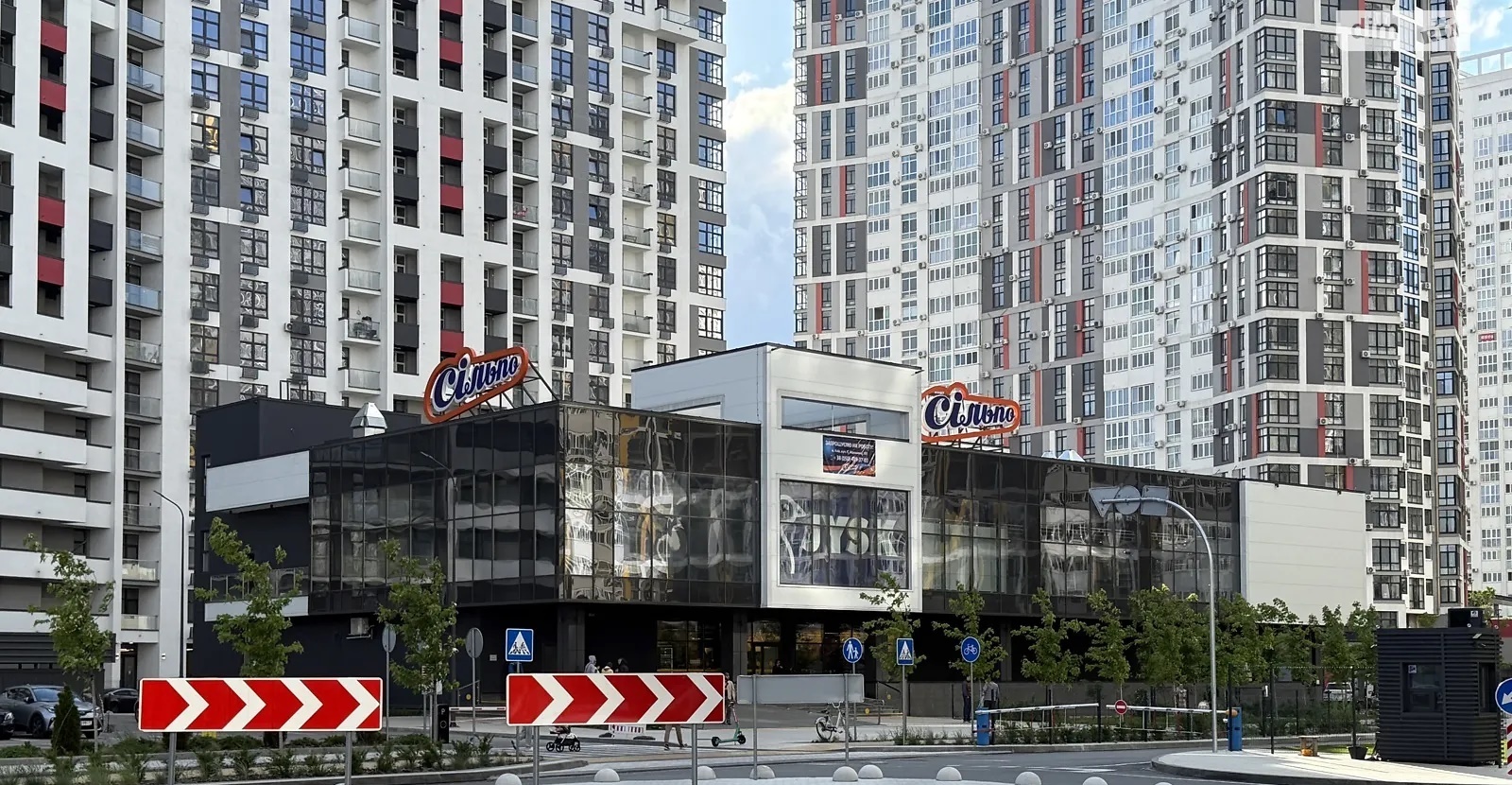 Продаж 1-кімнатної квартири 52.5 м², Микільсько-Слобідська вул.