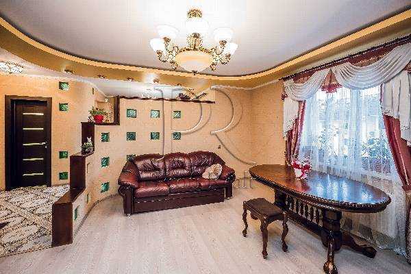 Продажа 3-комнатной квартиры 95 м², Ивана Франко ул., 5