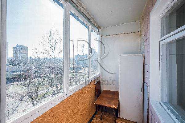 Продаж 3-кімнатної квартири 70 м², Райдужна вул., 21А