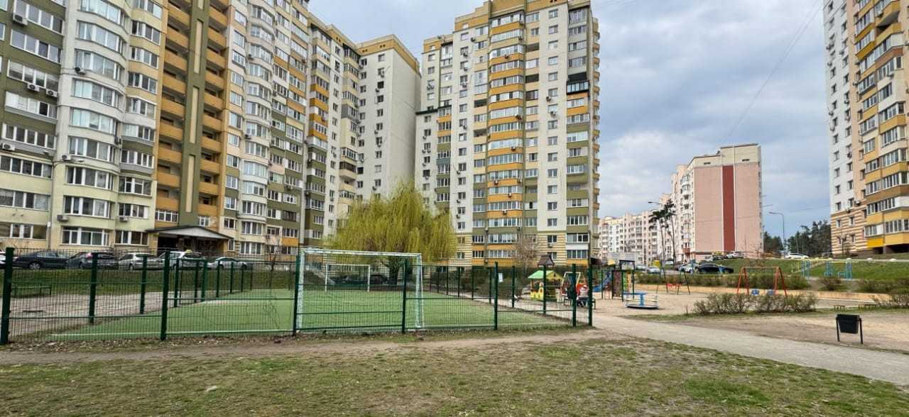 Продаж 3-кімнатної квартири 123 м², Будівельників вул., 14в