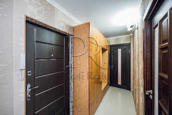 Продажа 2-комнатной квартиры 45 м², Академика Глушкова просп., 18