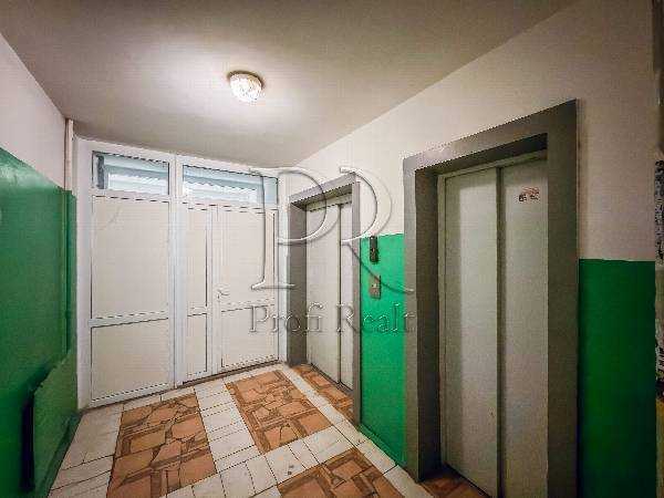 Продажа 2-комнатной квартиры 45 м², Академика Глушкова просп., 18