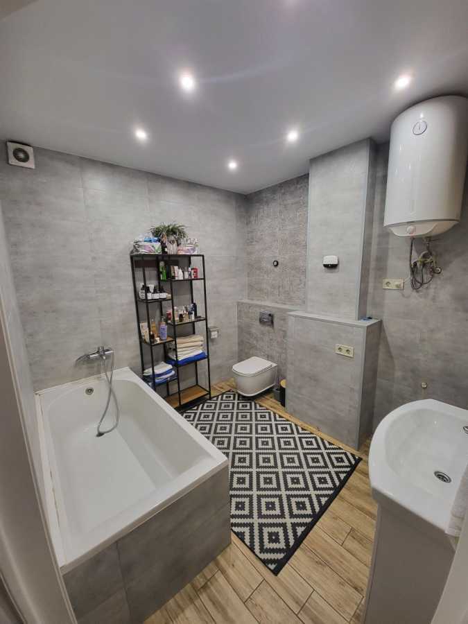 Продаж 3-кімнатної квартири 120 м², Симона Петлюри вул., 11Г