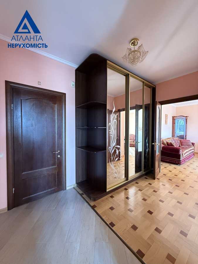 Продажа 2-комнатной квартиры 65.5 м², Вячеслава Черновола ул., 26