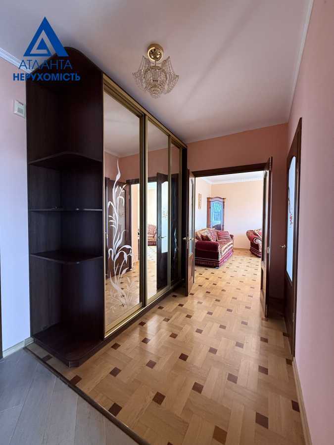 Продажа 2-комнатной квартиры 65.5 м², Вячеслава Черновола ул., 26