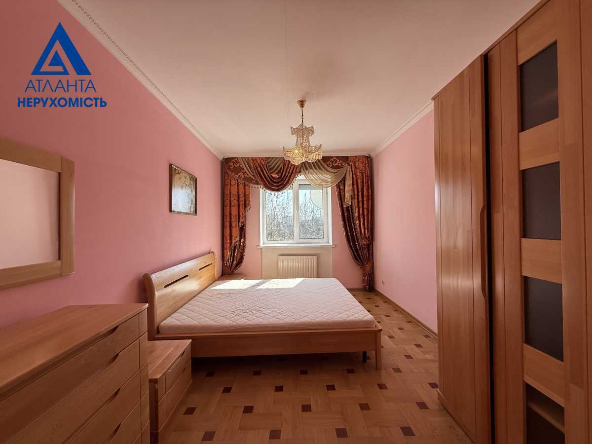 Продажа 2-комнатной квартиры 65.5 м², Вячеслава Черновола ул., 26