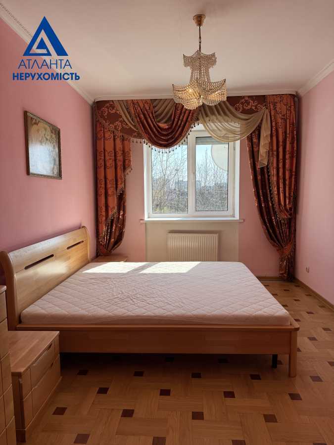 Продажа 2-комнатной квартиры 65.5 м², Вячеслава Черновола ул., 26
