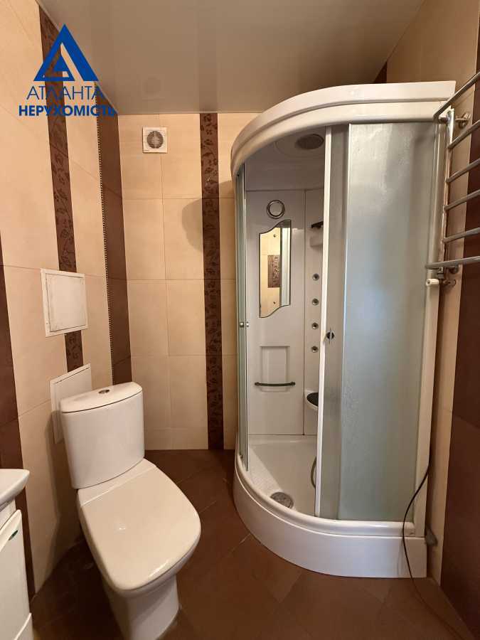 Продажа 2-комнатной квартиры 65.5 м², Вячеслава Черновола ул., 26