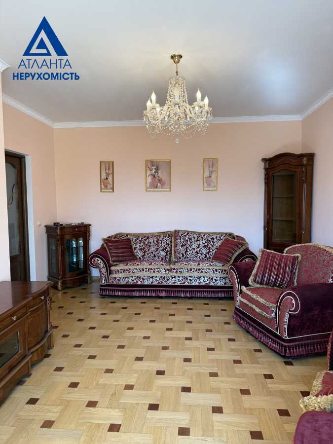 Продажа 2-комнатной квартиры 65.5 м², Вячеслава Черновола ул., 26