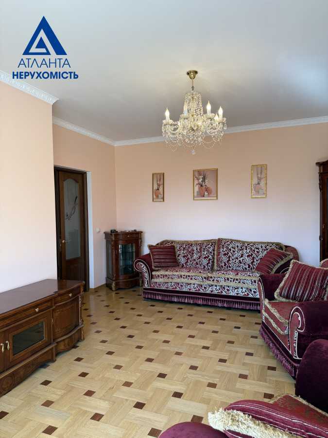 Продажа 2-комнатной квартиры 65.5 м², Вячеслава Черновола ул., 26