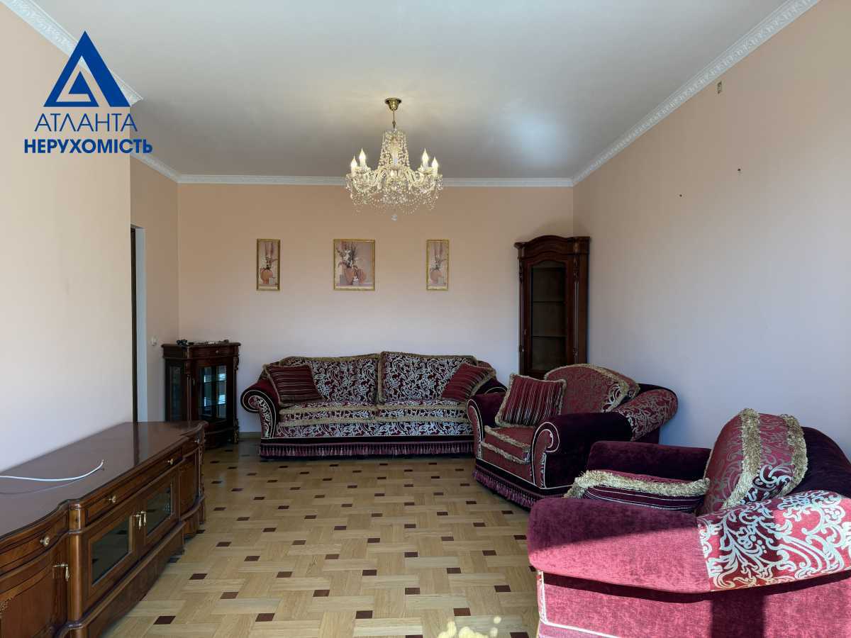 Продажа 2-комнатной квартиры 65.5 м², Вячеслава Черновола ул., 26