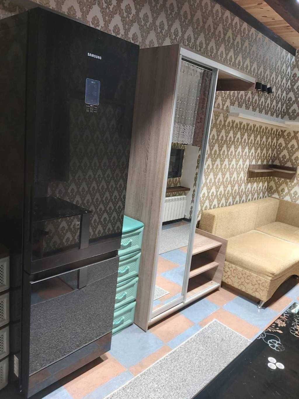 Оренда 4-кімнатної квартири 112 м², Листопадна вул., 2