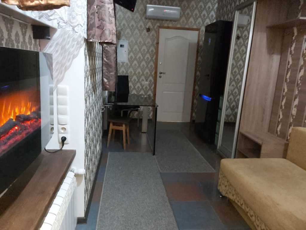 Оренда 4-кімнатної квартири 112 м², Листопадна вул., 2