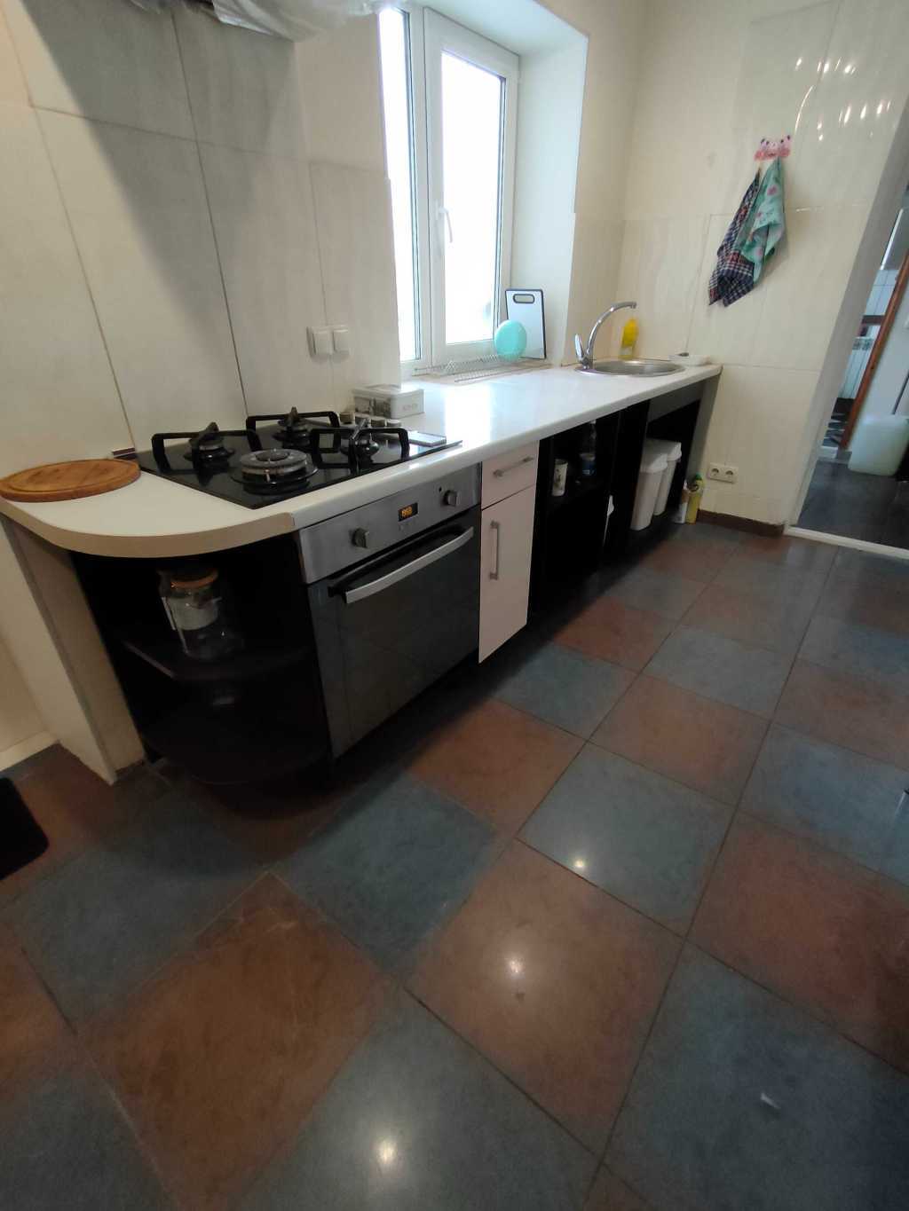 Оренда 4-кімнатної квартири 112 м², Листопадна вул., 2