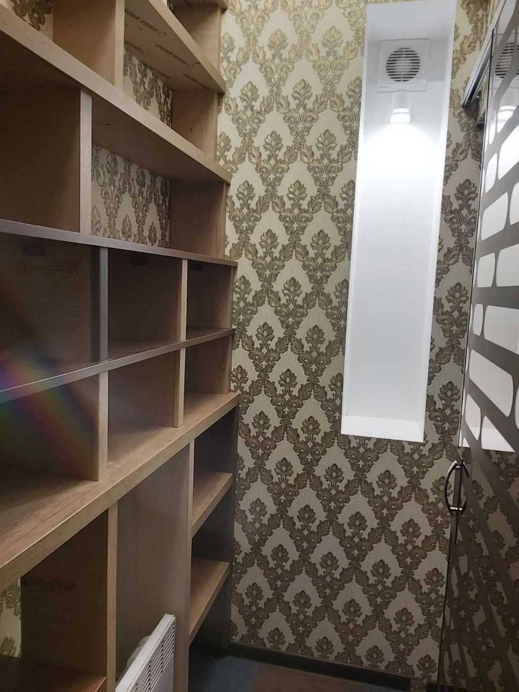 Оренда 4-кімнатної квартири 112 м², Листопадна вул., 2