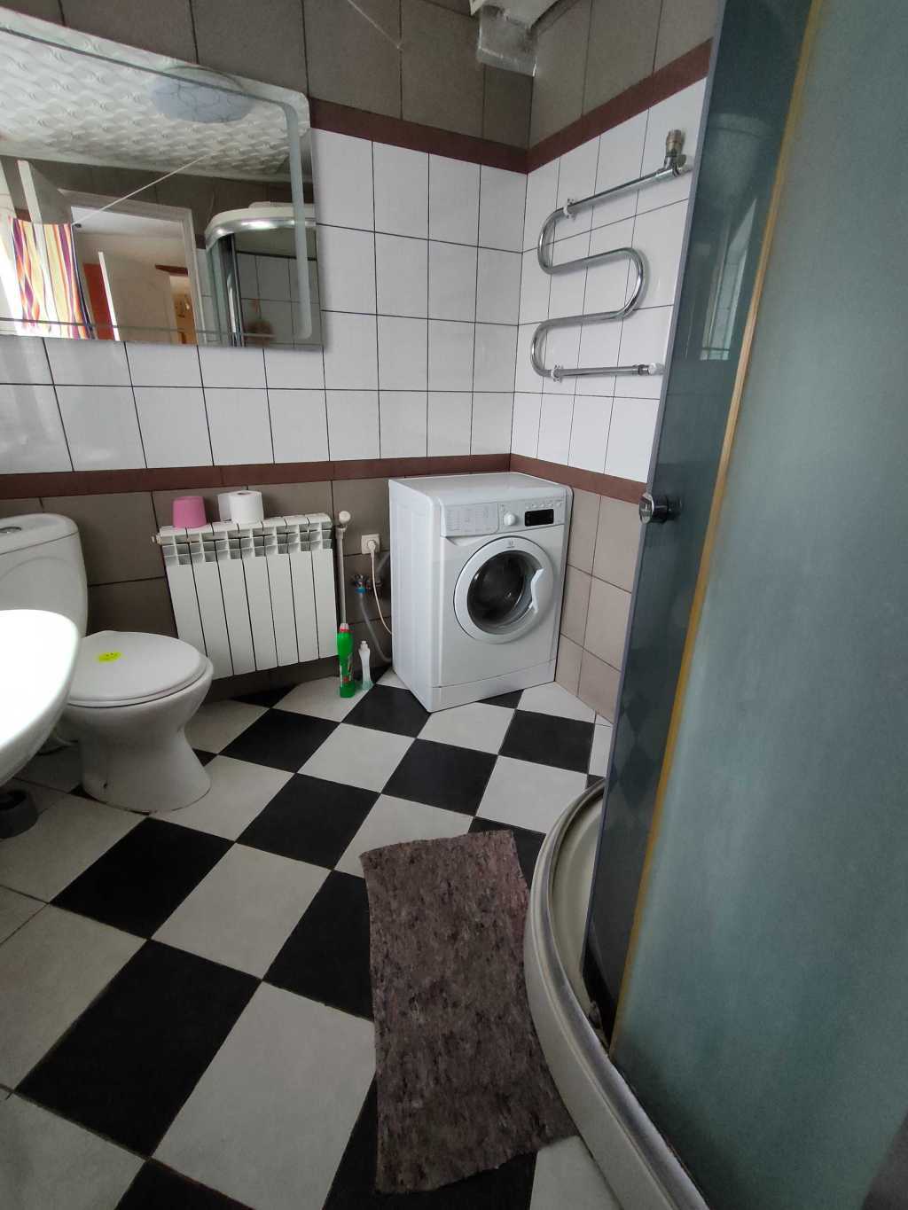 Оренда 4-кімнатної квартири 112 м², Листопадна вул., 2