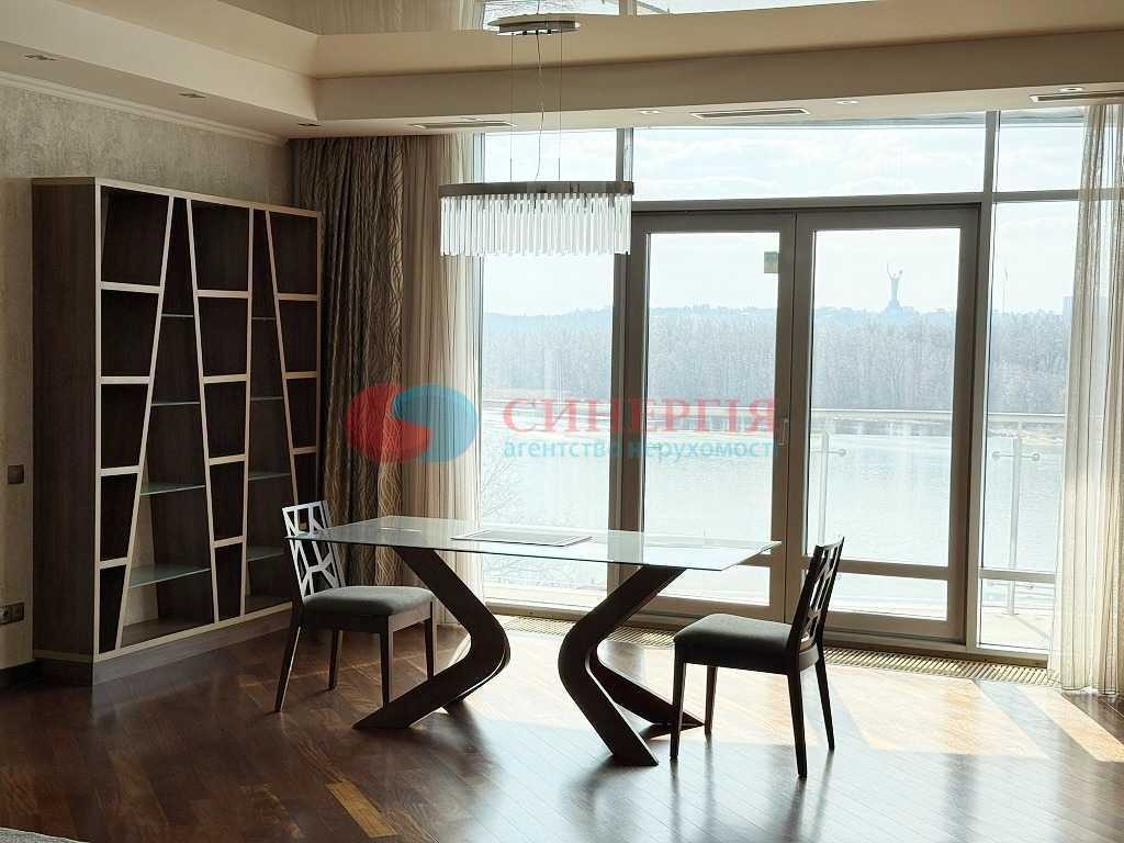 Аренда 3-комнатной квартиры 151 м², Раисы Окипной ул., 18