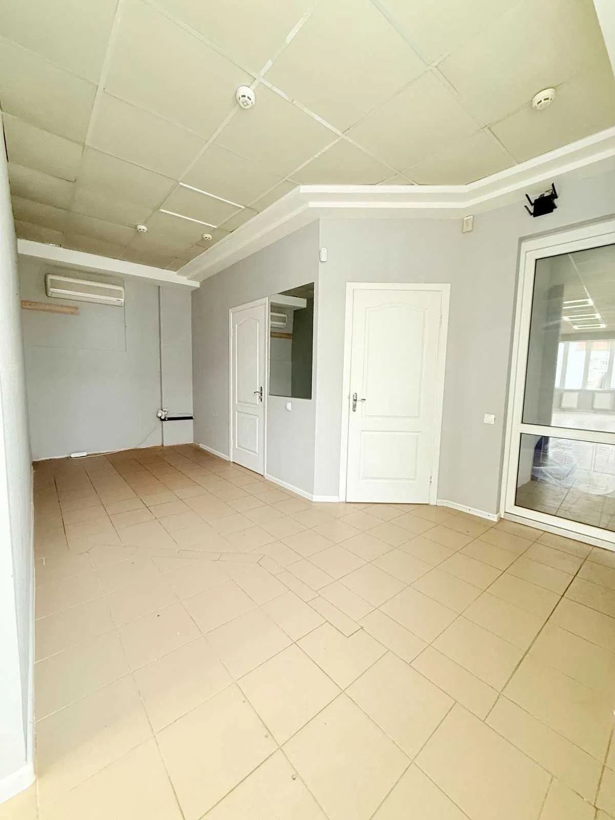 Продаж приміщення вільного призначення 84 м², Анни Ахматової вул., 14А