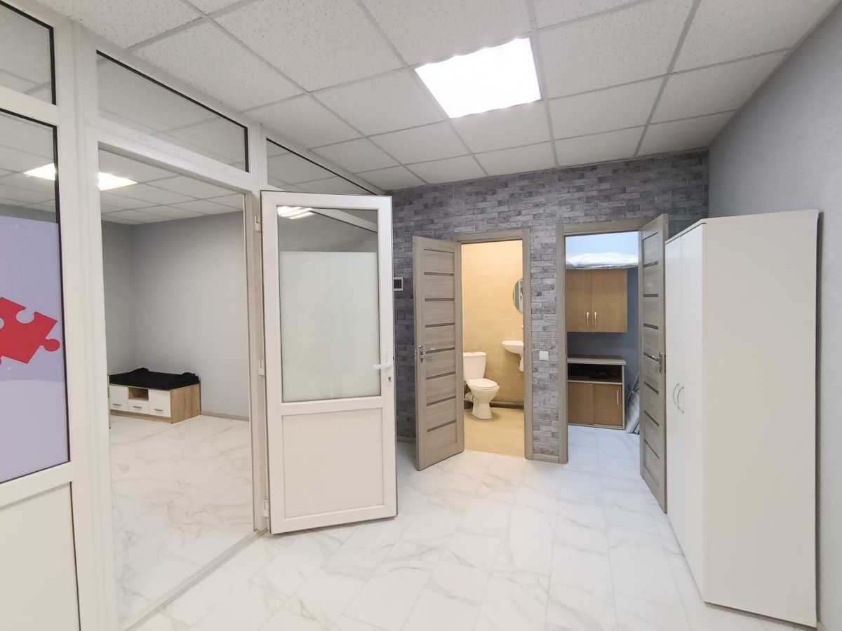Продаж офісу 57 м², Євгена Харченко вул., 47