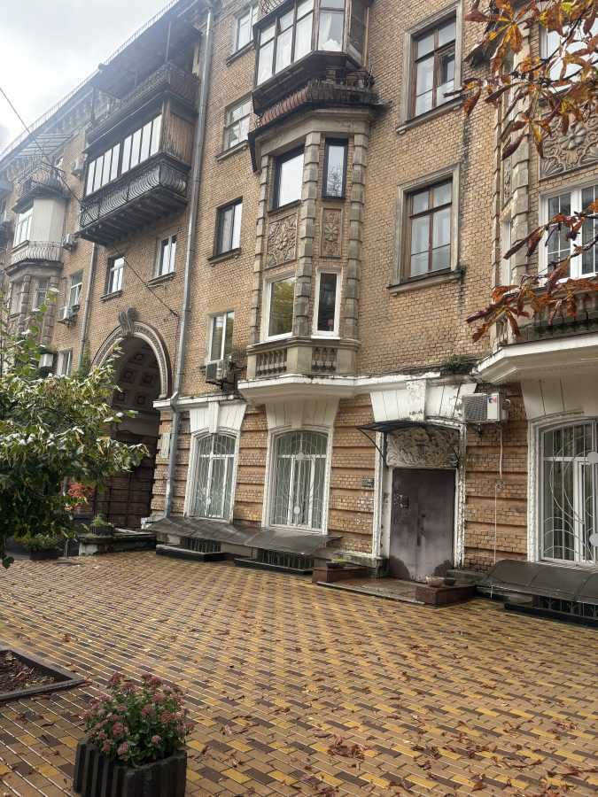 Продаж 1-кімнатної квартири 36 м², Микільсько-Ботанічна вул., 7/9