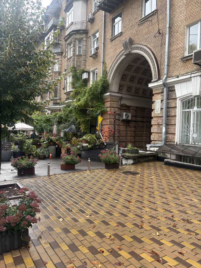 Продаж 1-кімнатної квартири 36 м², Микільсько-Ботанічна вул., 7/9