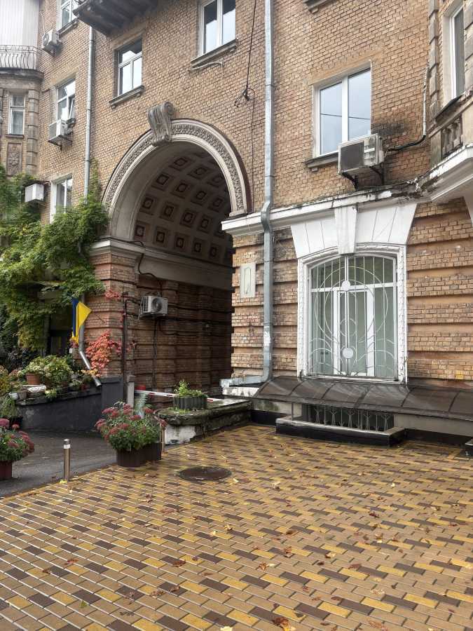Продаж 1-кімнатної квартири 36 м², Микільсько-Ботанічна вул., 7/9