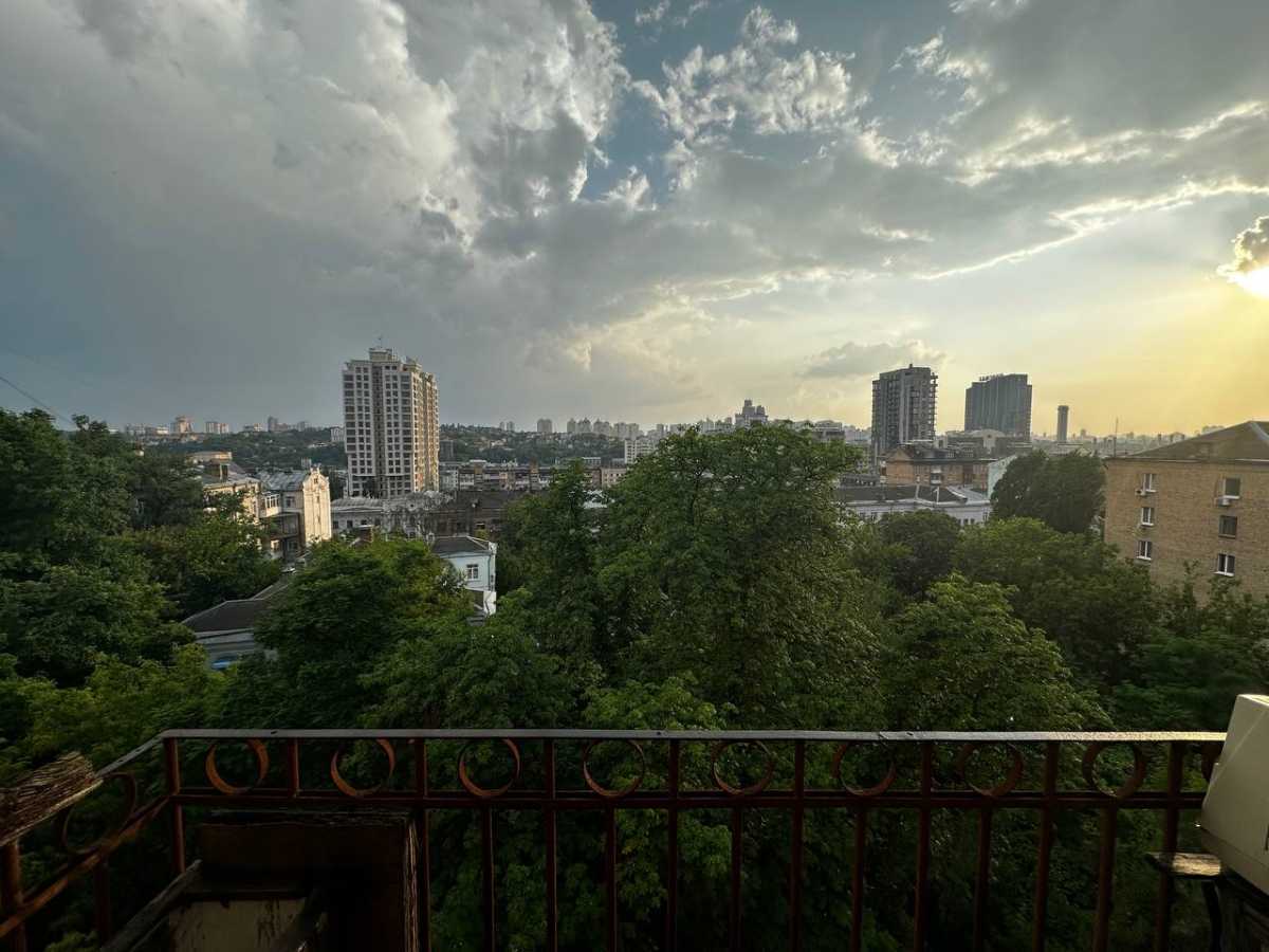 Продаж 1-кімнатної квартири 36 м², Микільсько-Ботанічна вул., 7/9