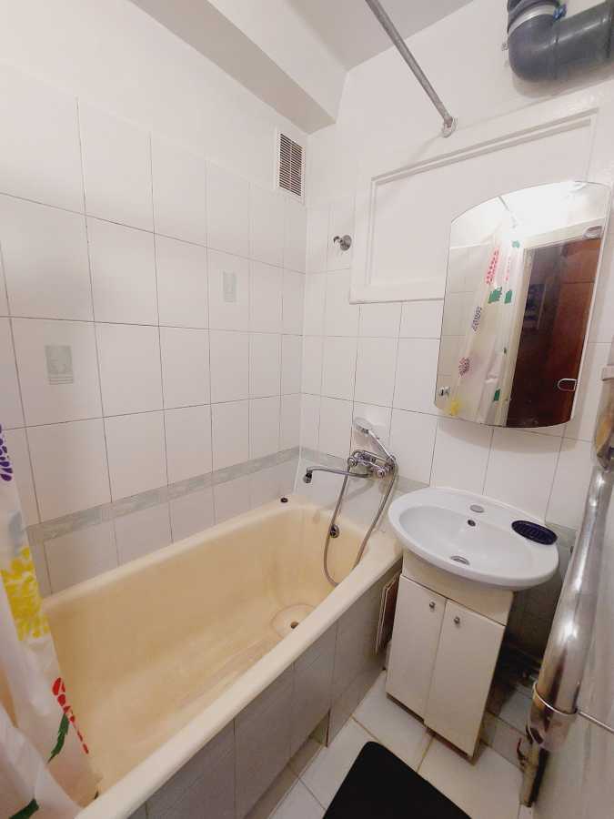 Продажа 2-комнатной квартиры 45 м², Кирилловская ул., 146