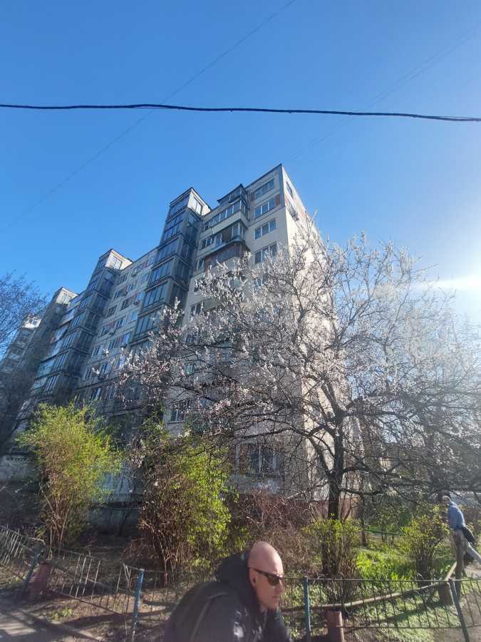 Продажа 2-комнатной квартиры 45 м², Кирилловская ул., 146