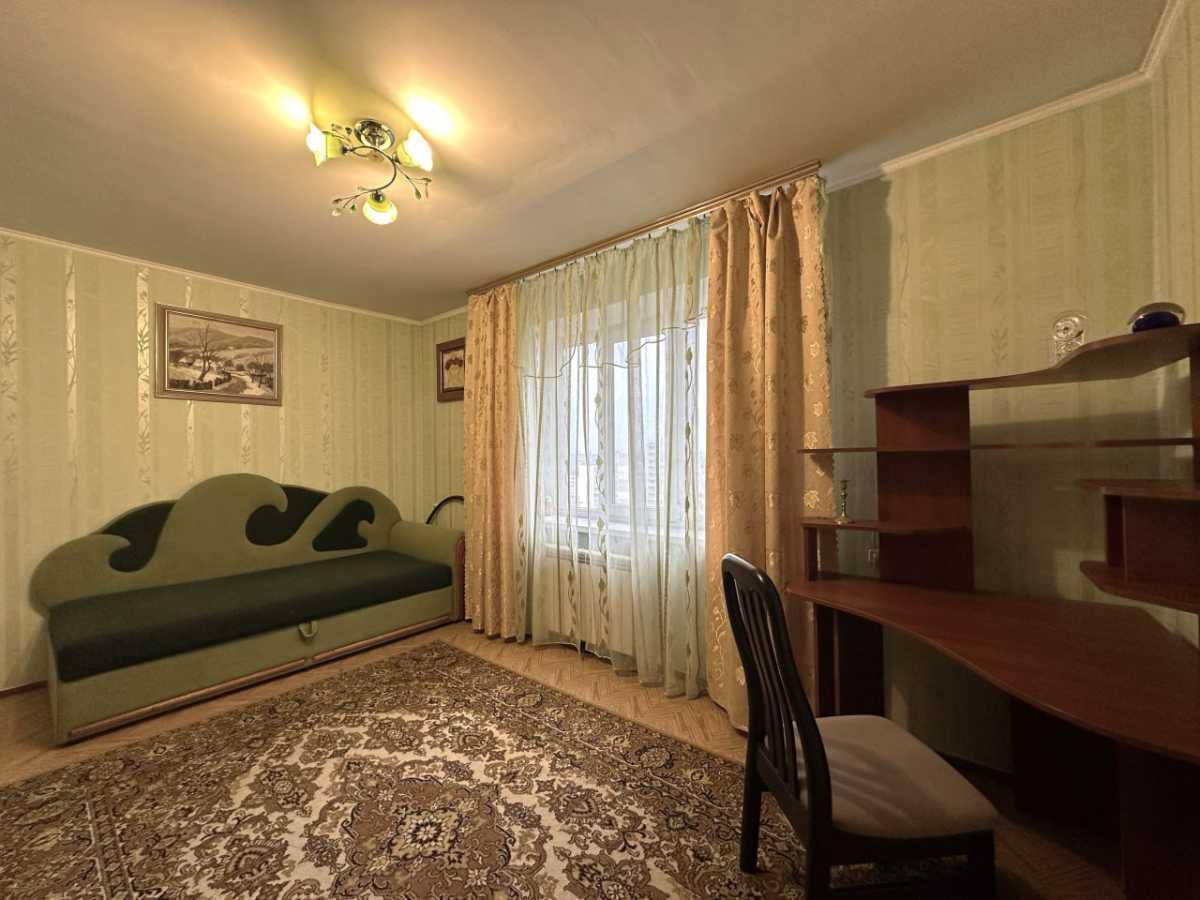 Аренда 3-комнатной квартиры 100 м², Декабристов ул., 12/37