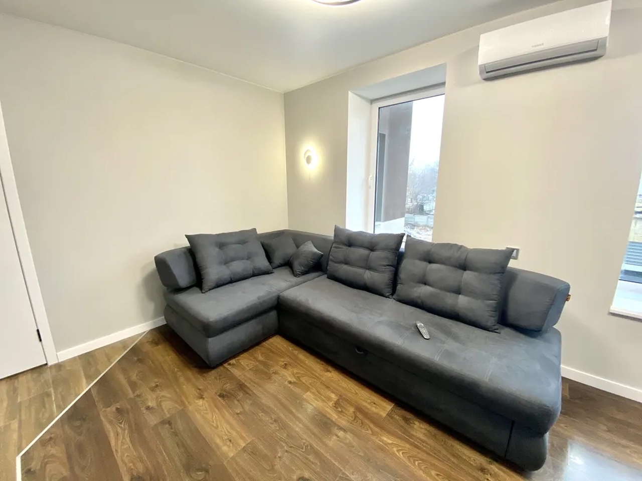 Продажа 1-комнатной квартиры 38 м², Луговская ул., 255