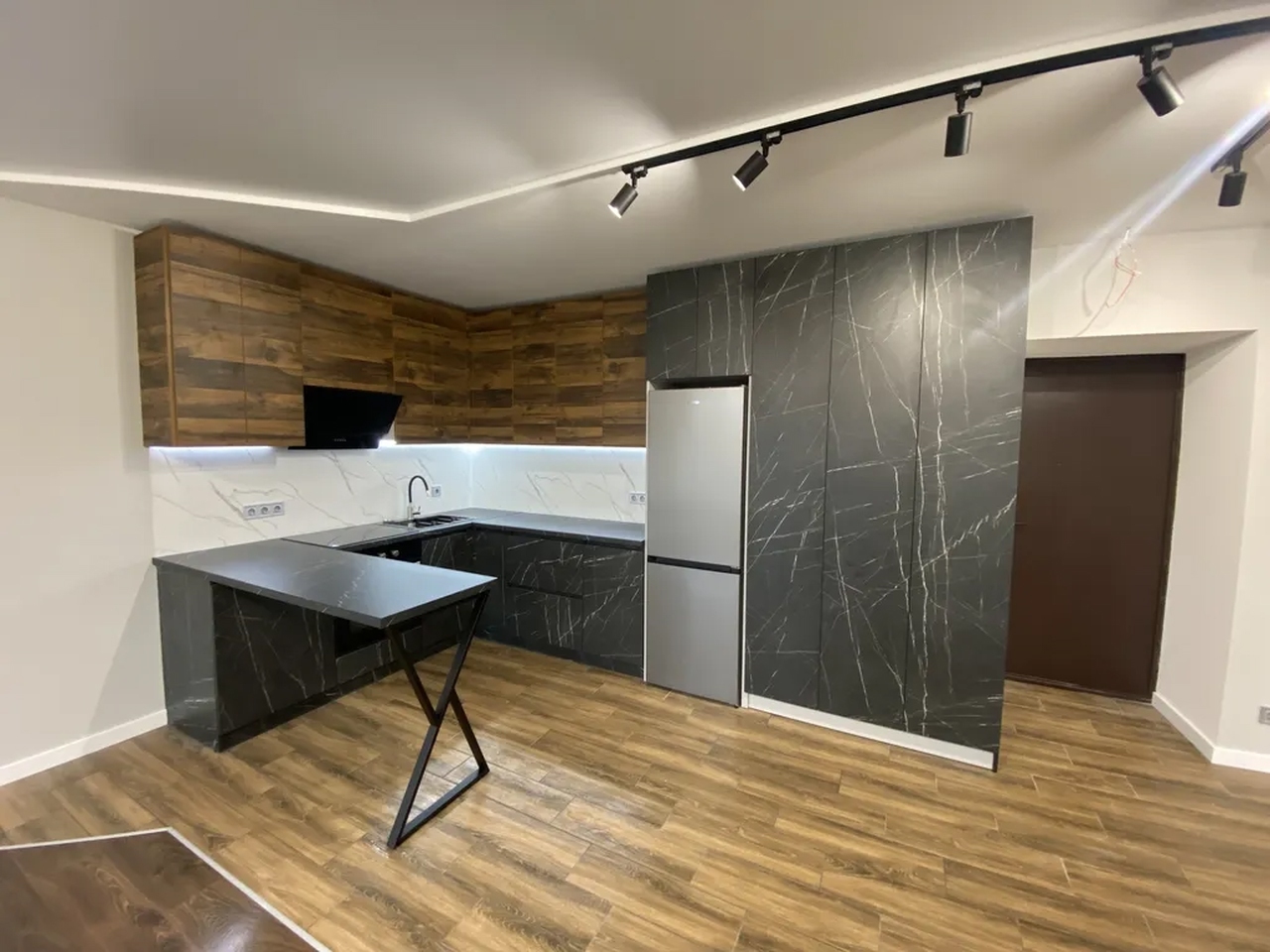 Продажа 1-комнатной квартиры 38 м², Луговская ул., 255