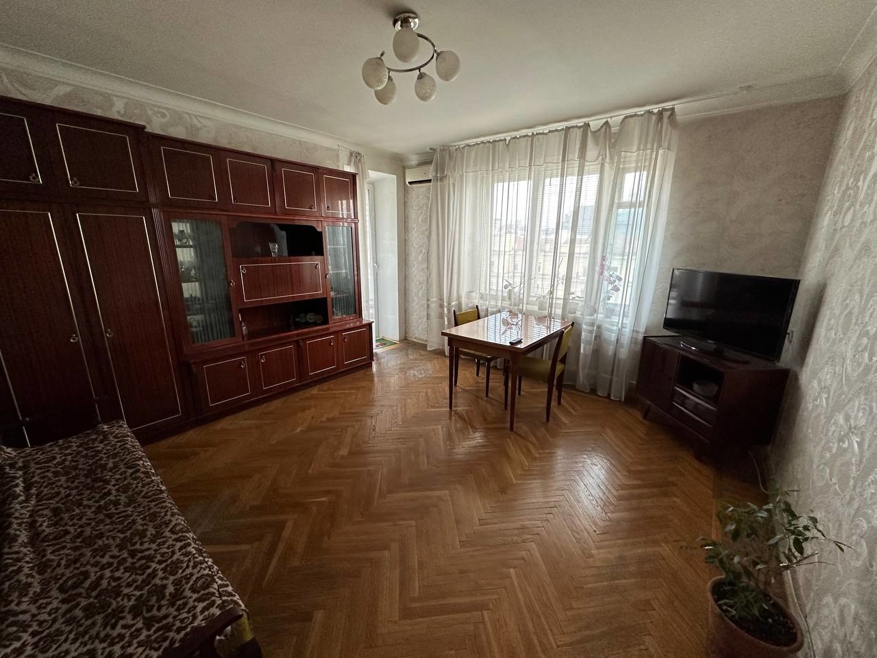 Продаж 3-кімнатної квартири 72 м², Володимира Вернадського вул., 33В
